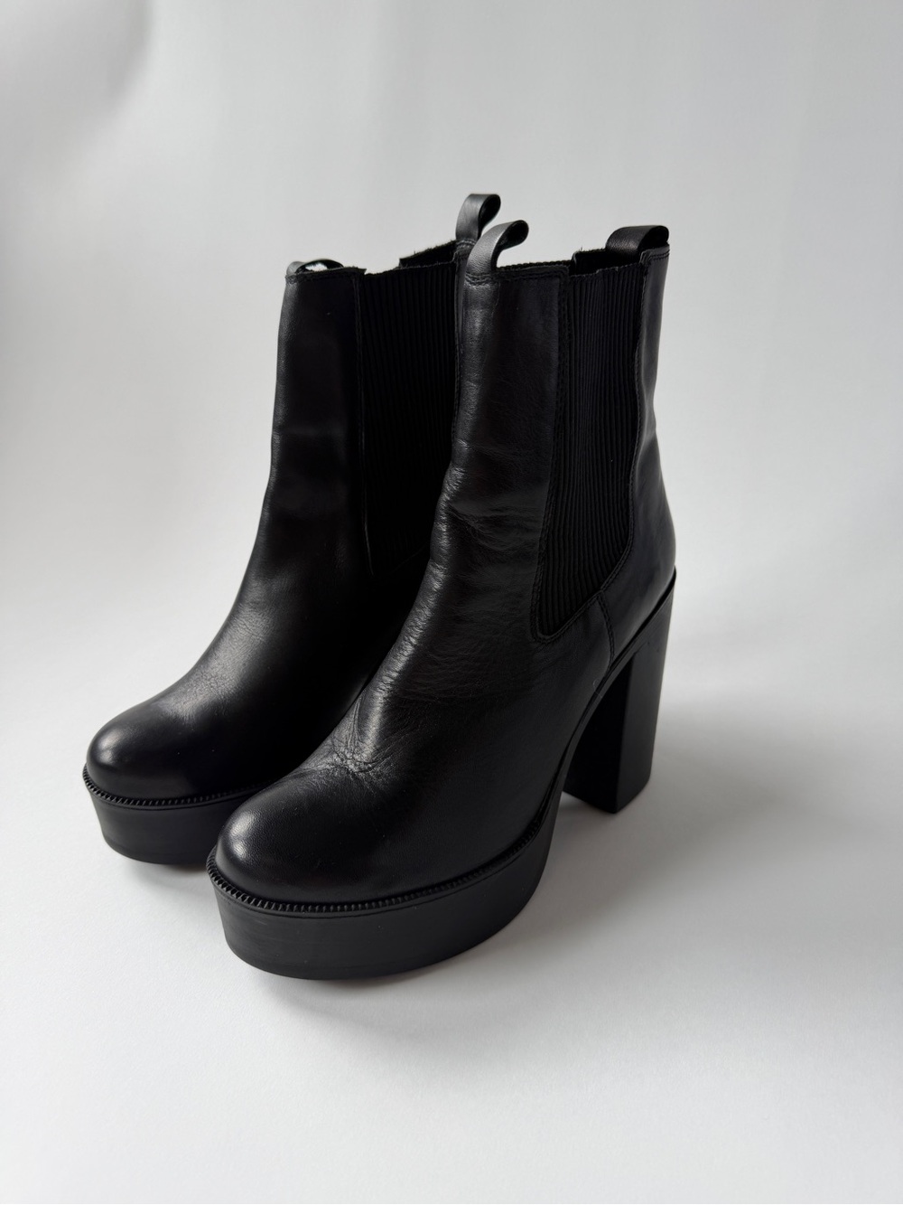 L'INTERVALLE Black Leather Platform Chelsea Boots